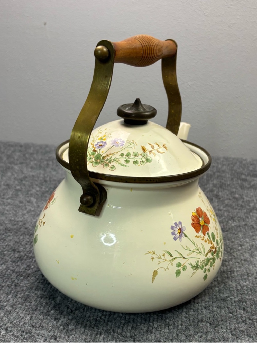 VTG Mikasa Grande Chef Wildflower Teapot 2.5 Qt Tea Kettle Enamelware Brass - Picture 3 of 15